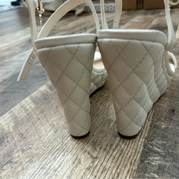 Guess Quilted Wedges Size 6 - Picture 3 of 8